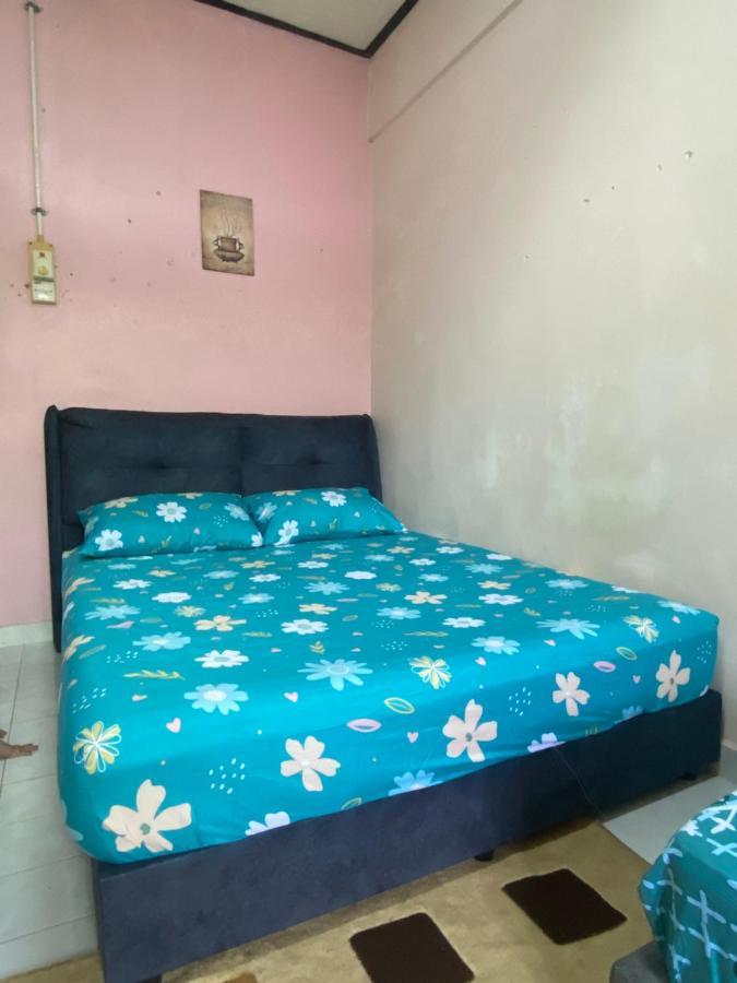 Aryaty Stay Pantai Batu Buruk Kuala Terengganu Exterior foto